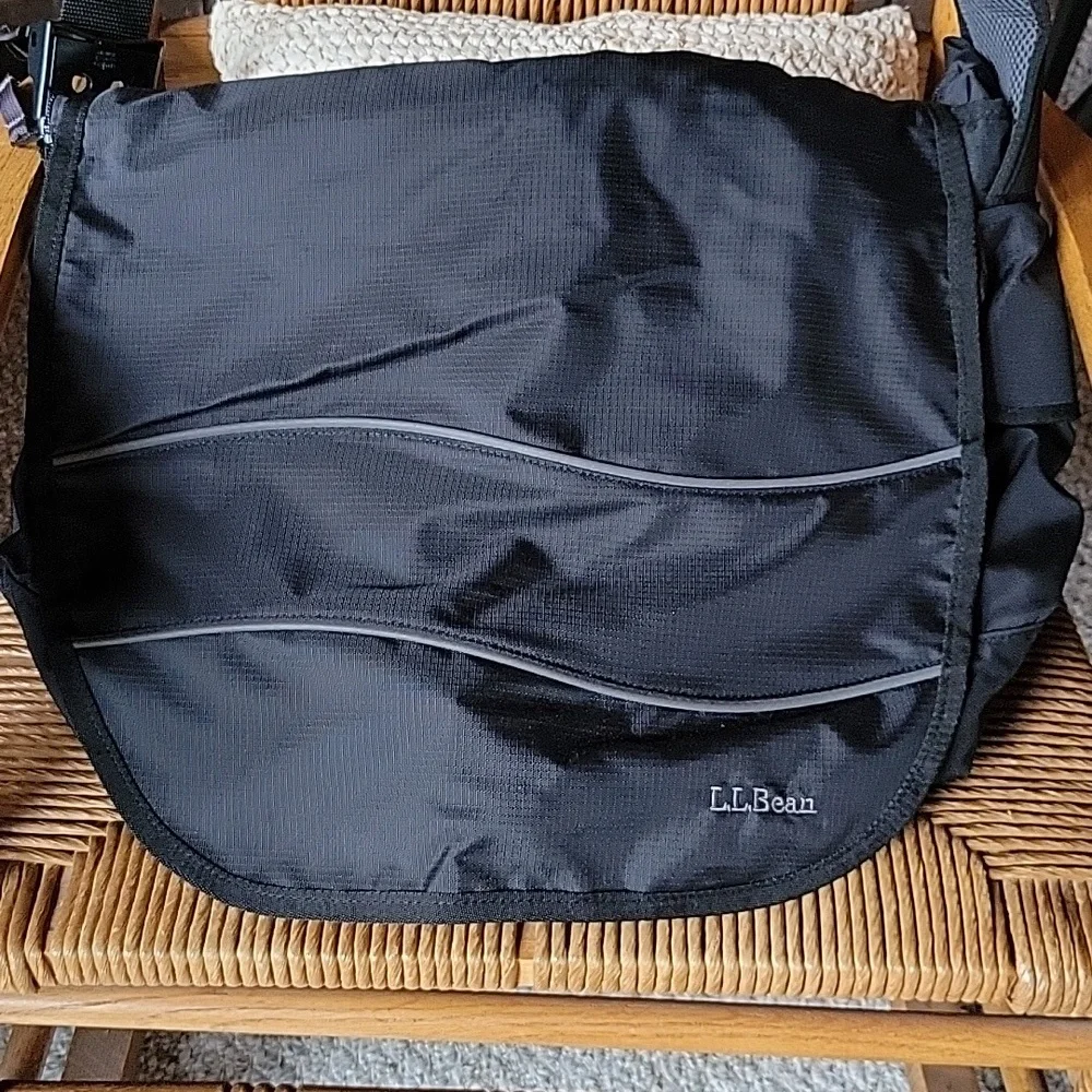 L.L. Bean nylon messenger bag, black/gray